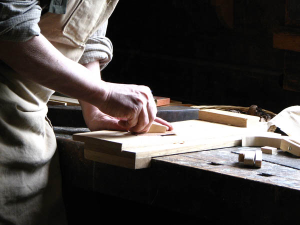 Nuestra <strong>carpintería de madera en  Larraga</strong> es una empresa de <strong>herencia familiar</strong>, por lo que  contamos con gran <strong>experiencia </strong>en la profesión.